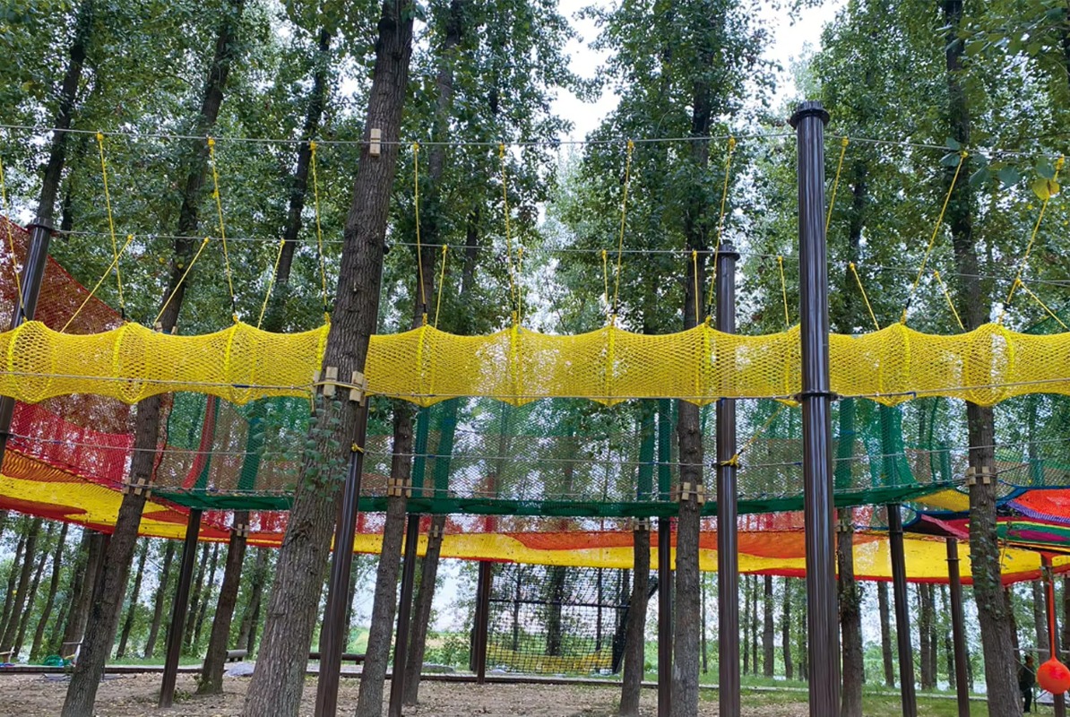 Colorfulnets Customized Advent - مراجعة Kids Outdoor Adventure Park وسعره