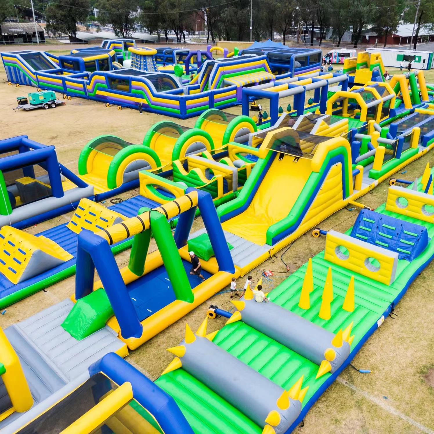 Outdoor Obstacle Course Bounce - مراجعة Kids Outdoor Obstacle Course Equipment وسعره